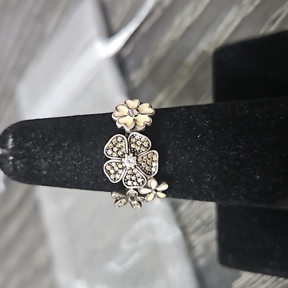 Pandora Shimmering Bouquet Silver Ring 5.5 - Picture 1 of 4